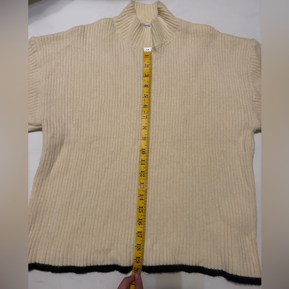 Jon & Anna Contemporary Size S/M womens Sweater - Picture 9 of 10